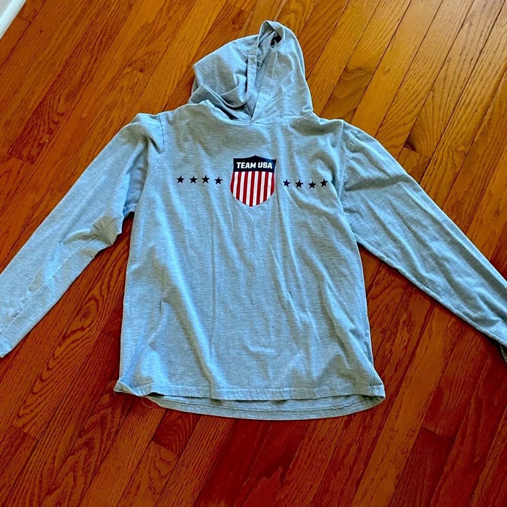 USA long sleeve hoodie shirt
Light gray